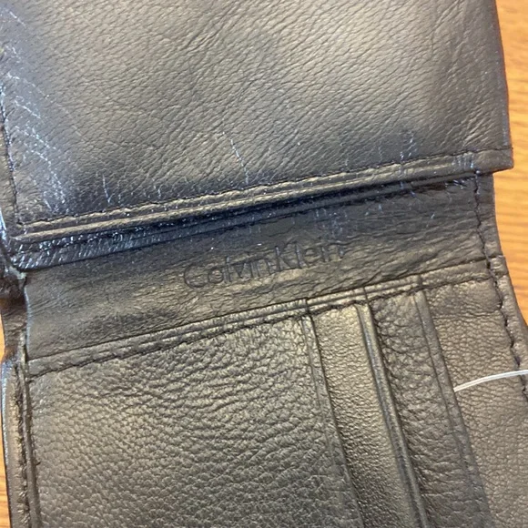Calvin Klein Wallet - Picture 6 of 7